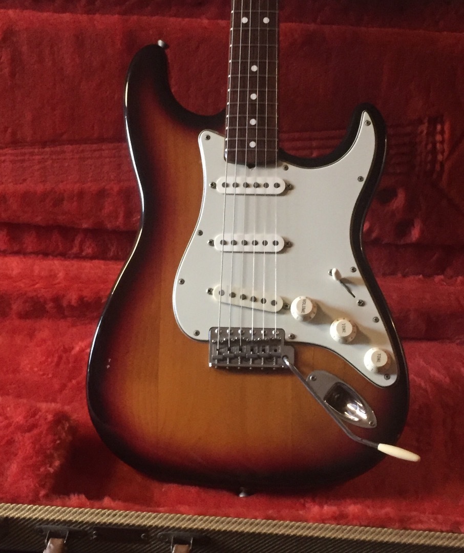 1990 Fender USA American Vintage 62 Stratocaster / 3TS: Guitars