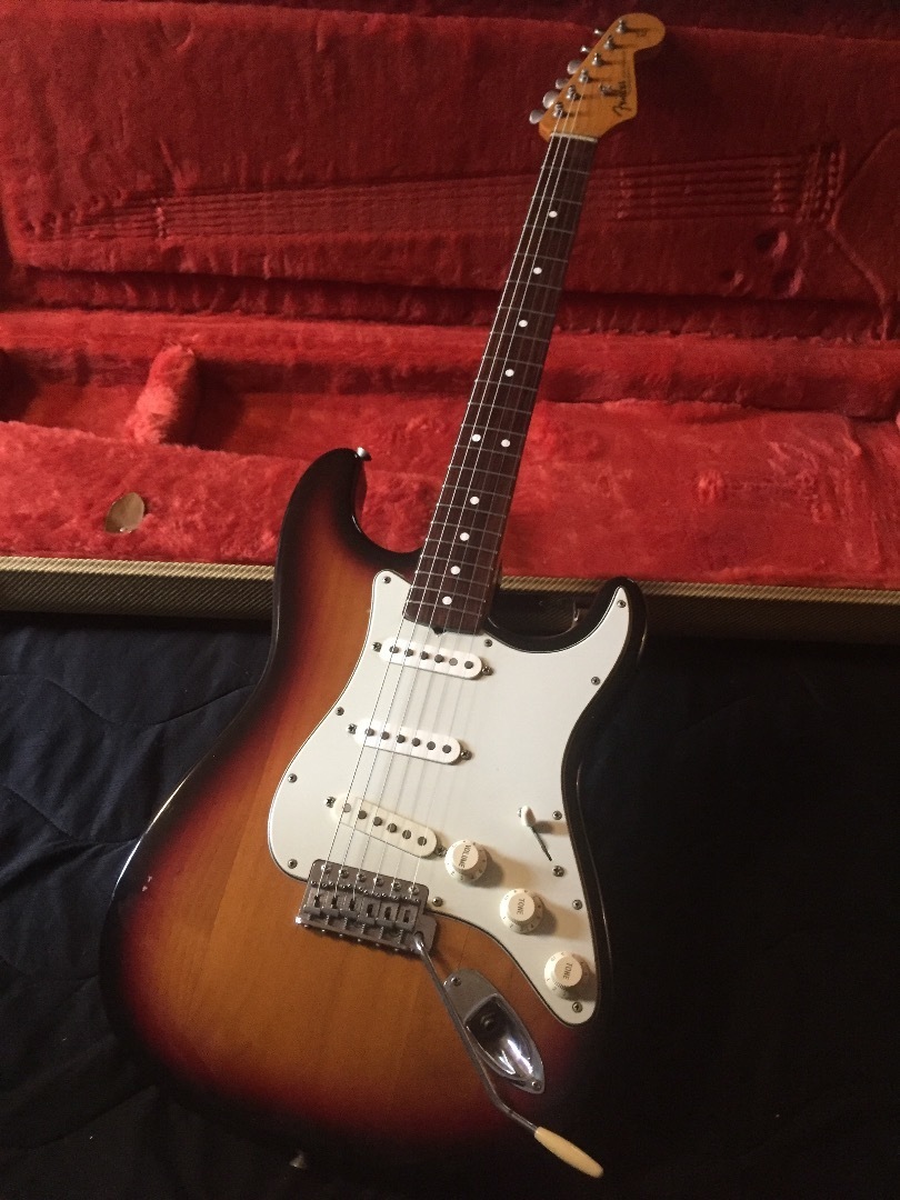 1990 Fender USA American Vintage 62 Stratocaster / 3TS: Guitars