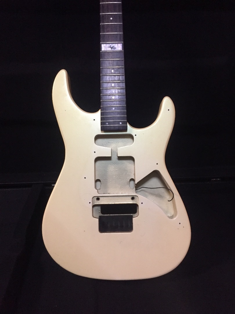 L90s Fernandes LA80KK / Pearl White: Guitars Land Seven
