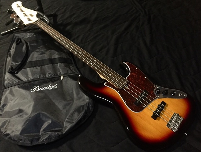 Bacchus ベース ペイズリー柄ピックガード Bacchus ベース ペイズリー柄ピックガード - メルカリ